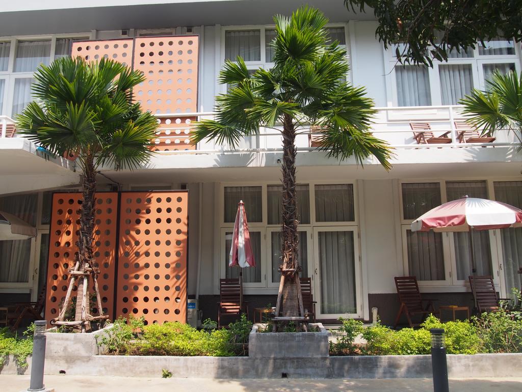 Hotel Retroasis à Bangkok Extérieur photo